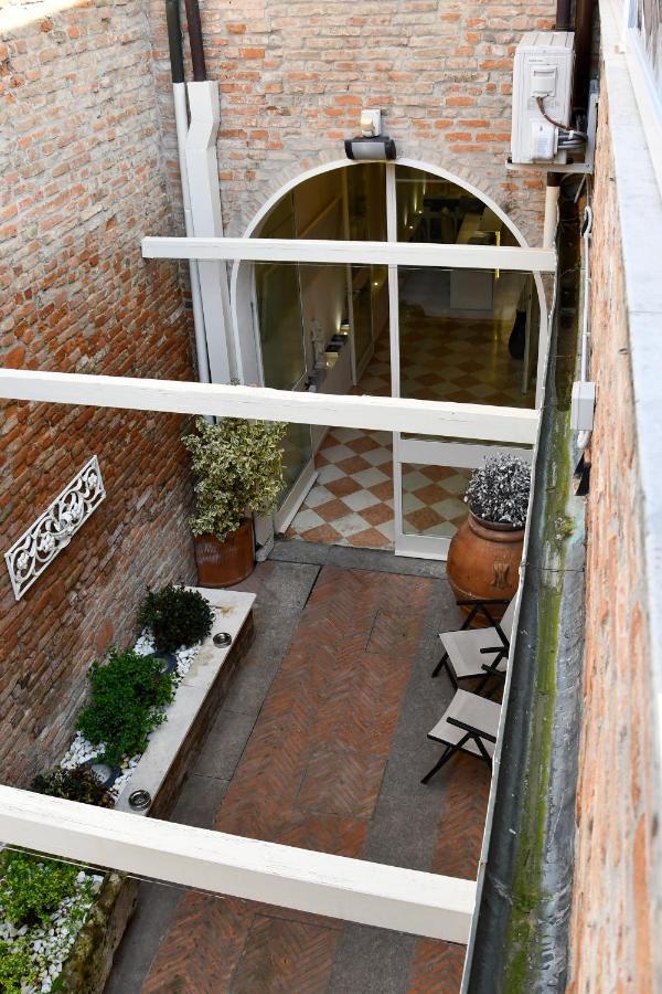 Avanguardia Art Club Ferrara Exterior photo